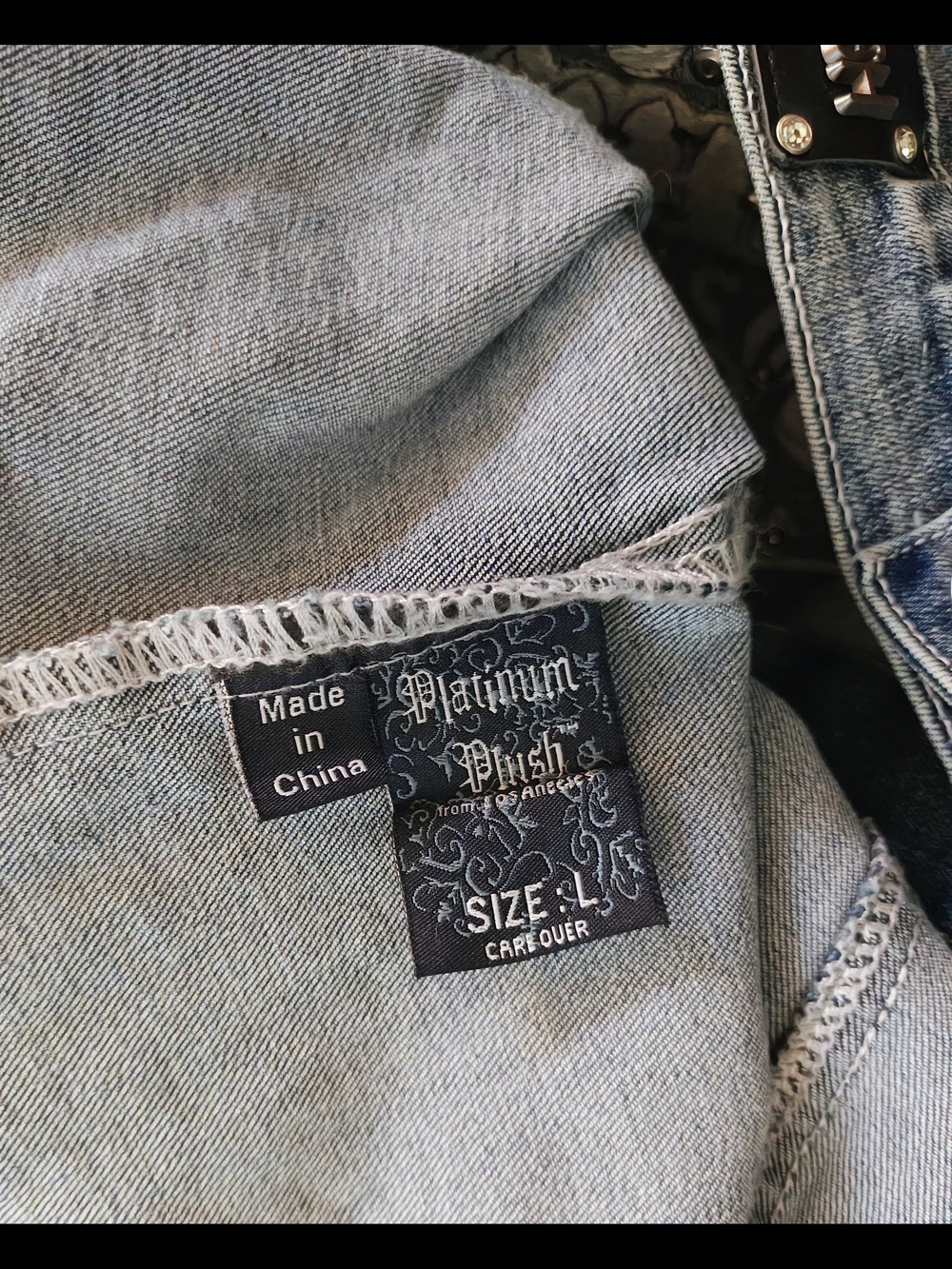 Platinum Plush Rhinestone Skull Denim Jacket - Large - Like New - Picture 12 of 13